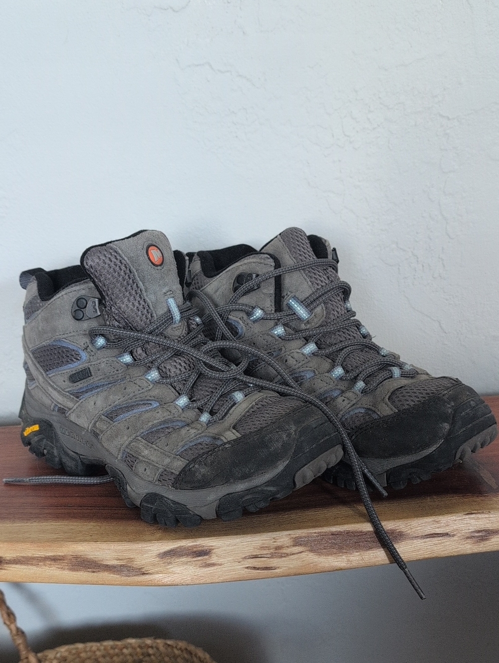 Merrell Womens Gray and Black Waterproof Hiking Shoes Boots Size 8.5 J06054 - Picture 2 of 9